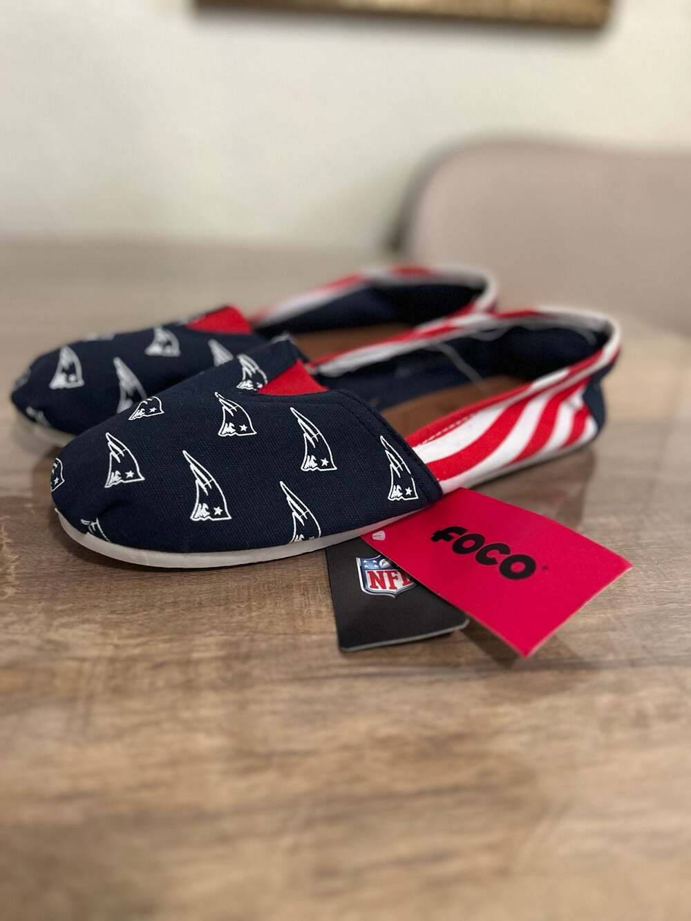 FOCO New England Patriots NFL Canvas Slip-On Shoes Size XL